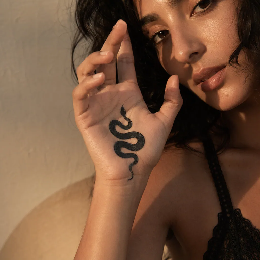 Main blackwork serpent